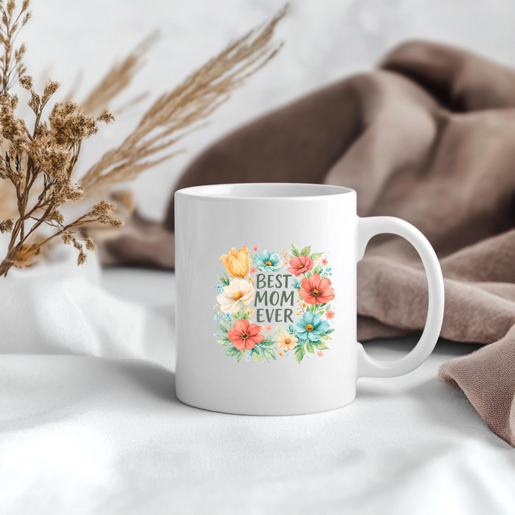 Best Mom Ever Floral Mug: Colorful Botanical Coffee Cup for Mother's Day, Pretty Flower Wreath Gift for Mom